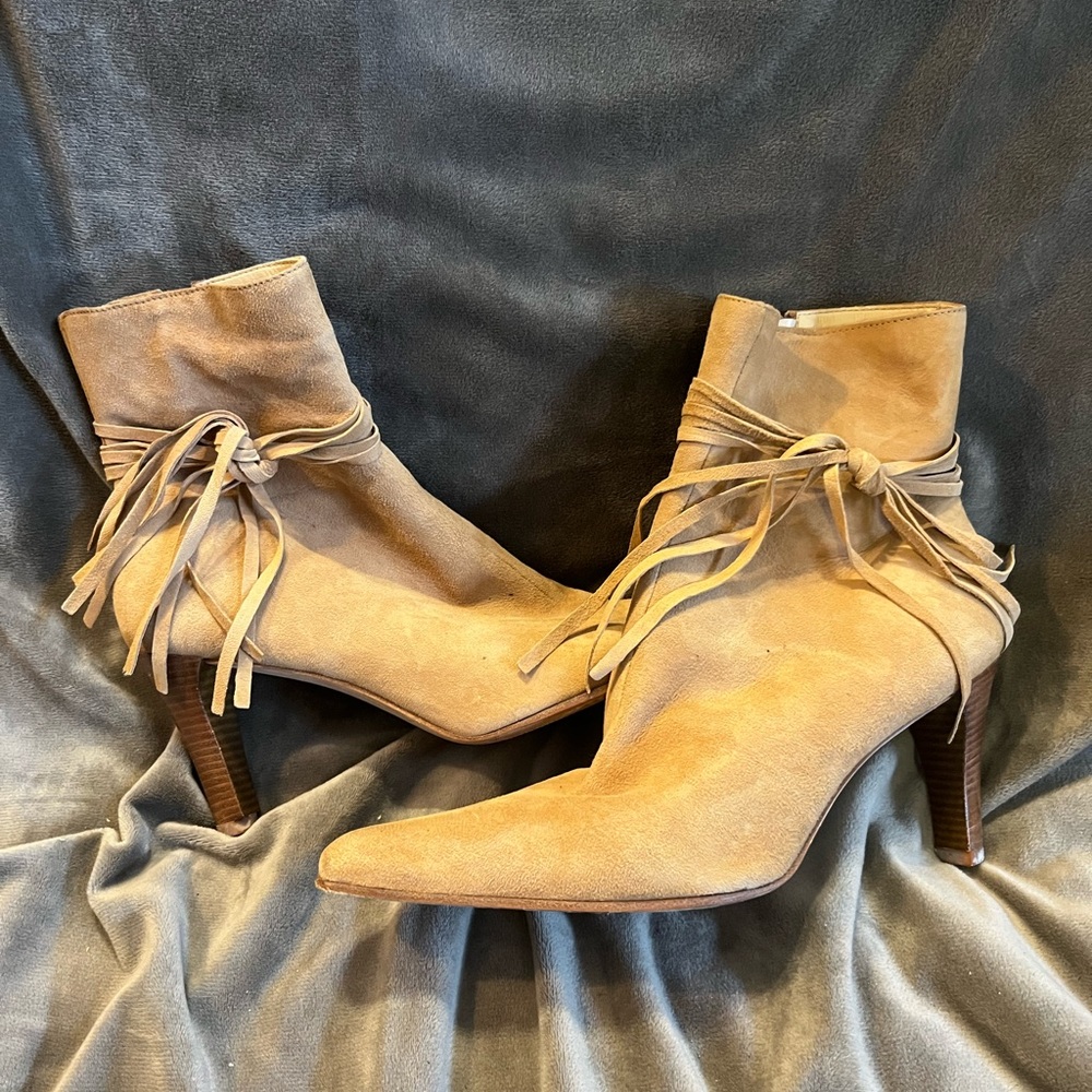 Antonio Melani size 6 tan suede heeled booties. Minimal wear, like new.